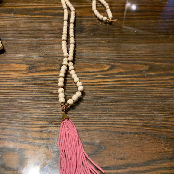 Artsy boho unique Howlite beaded tassel necklace - Picture 10 of 16